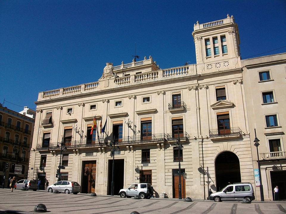 sobrecoste contrato limpieza edificios públicos